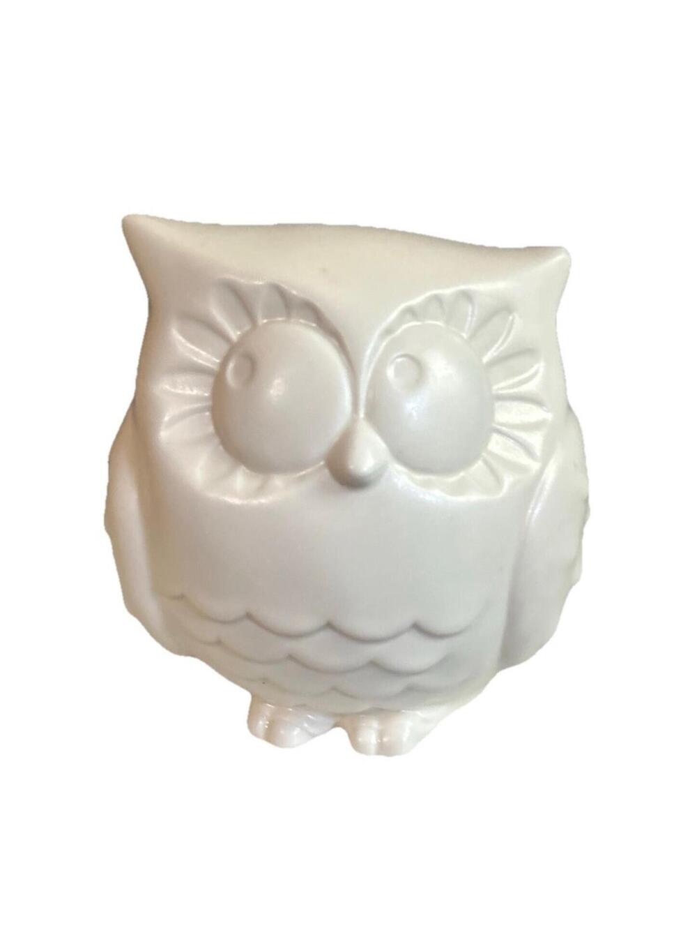 Hallmark Ceramic Snow Owl Ivory White Home Decor Statue Figurine 5" Big Side Eye